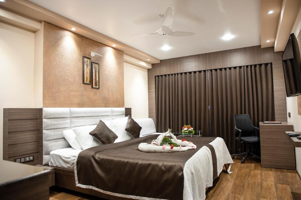 גווהטי Hotel Rajmahal מראה חיצוני תמונה