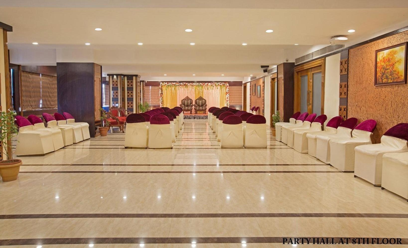 גווהטי Hotel Rajmahal מראה חיצוני תמונה