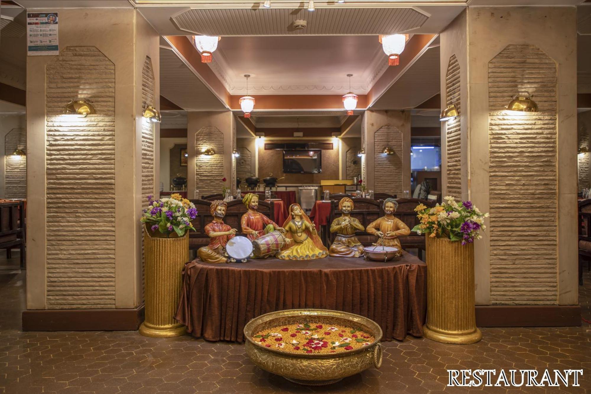 גווהטי Hotel Rajmahal מראה חיצוני תמונה