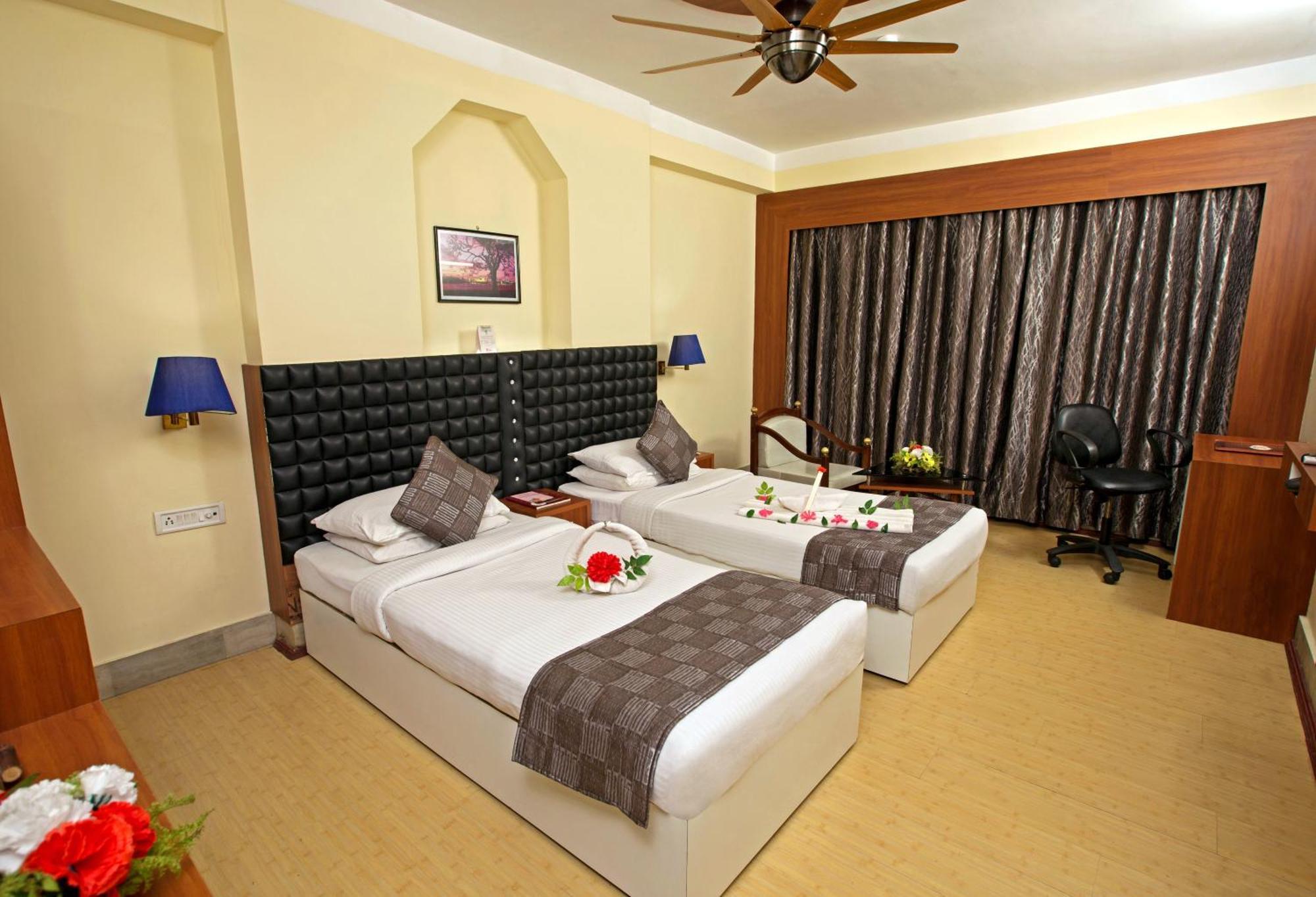 גווהטי Hotel Rajmahal מראה חיצוני תמונה